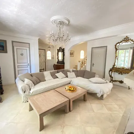 Daurus Villa *